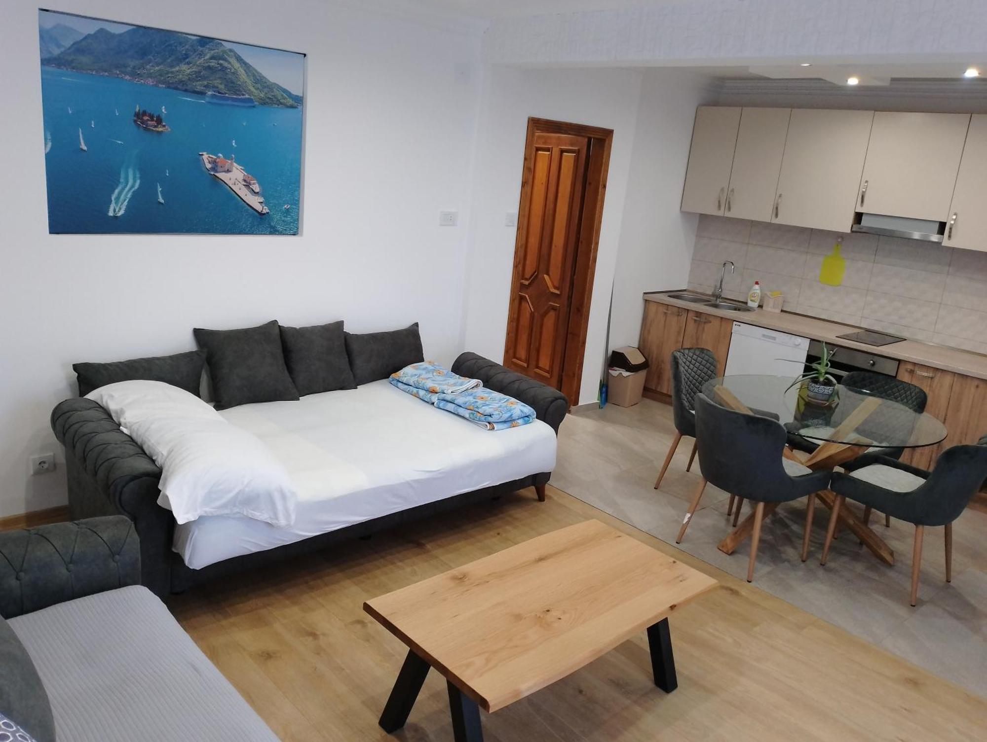 Apartment Ksenija コトル エクステリア 写真